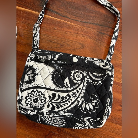Vera Bradley midnight paisley cross body purse - Picture 2 of 7